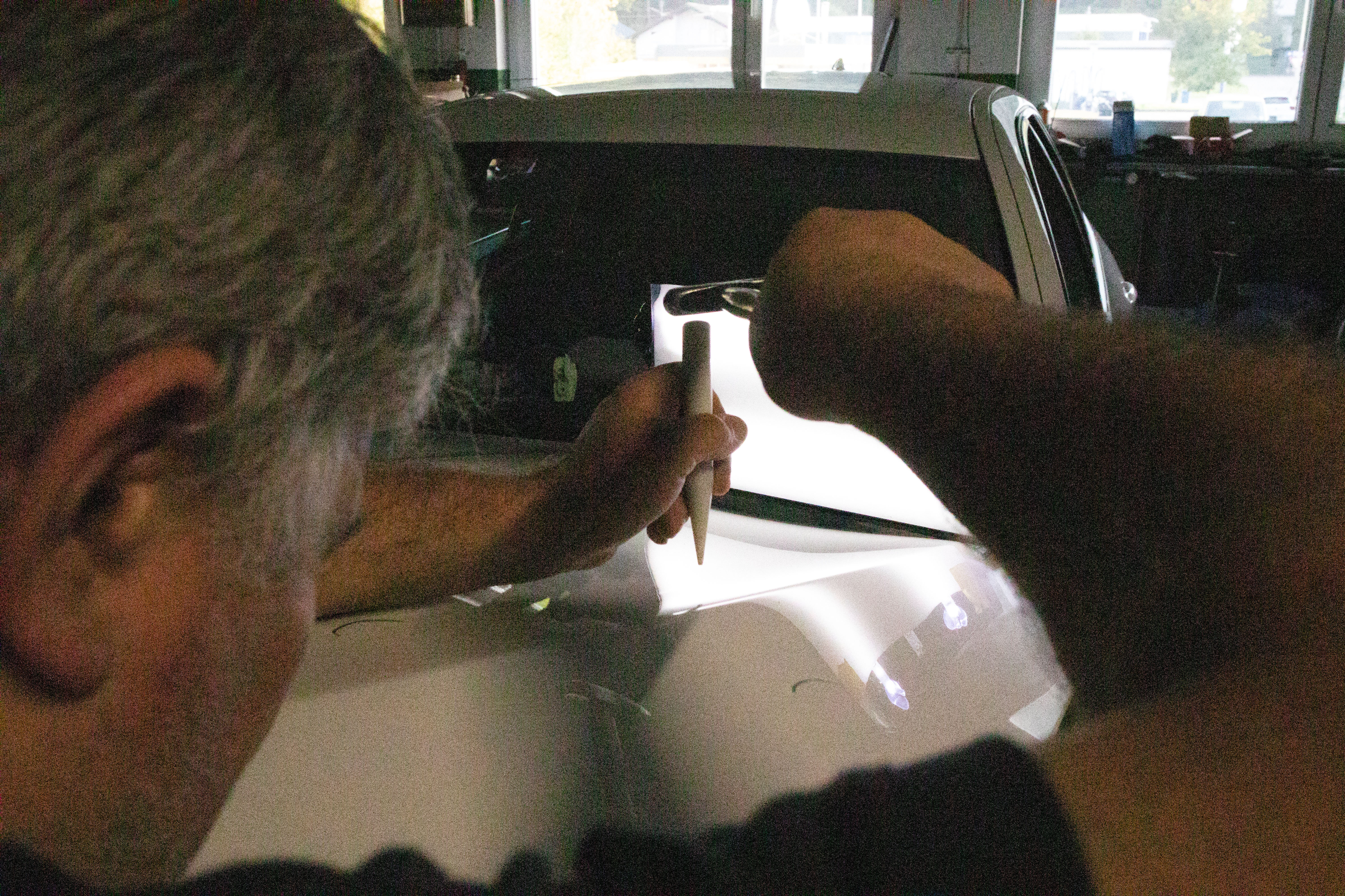 Senol Akyürek – Kfz-Meister bei der Arbeit